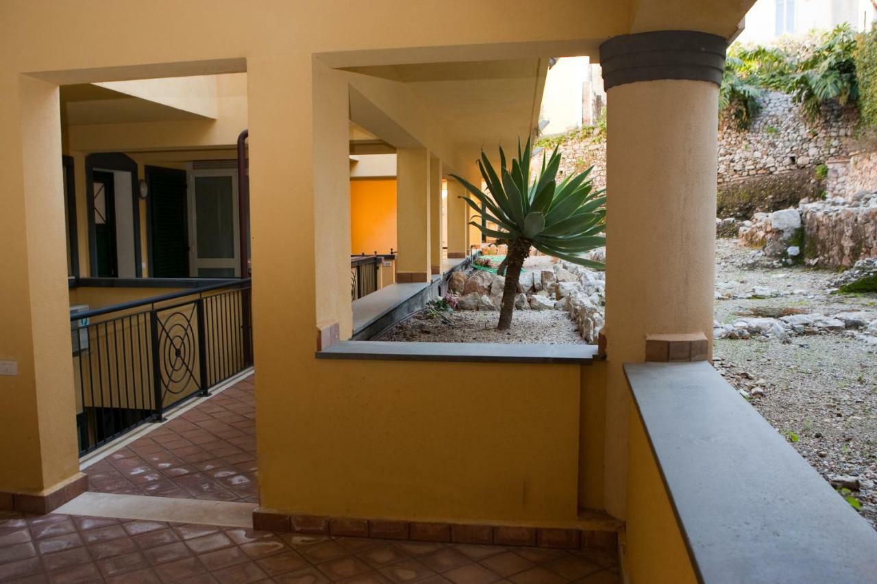 Taormina Seaview Apartment - Taormina Holidays Экстерьер фото